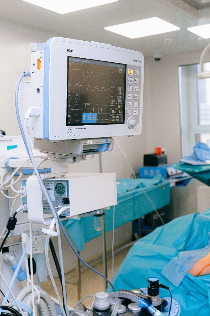 Multi-parameter patient vital signs and anesthetic monitoring station